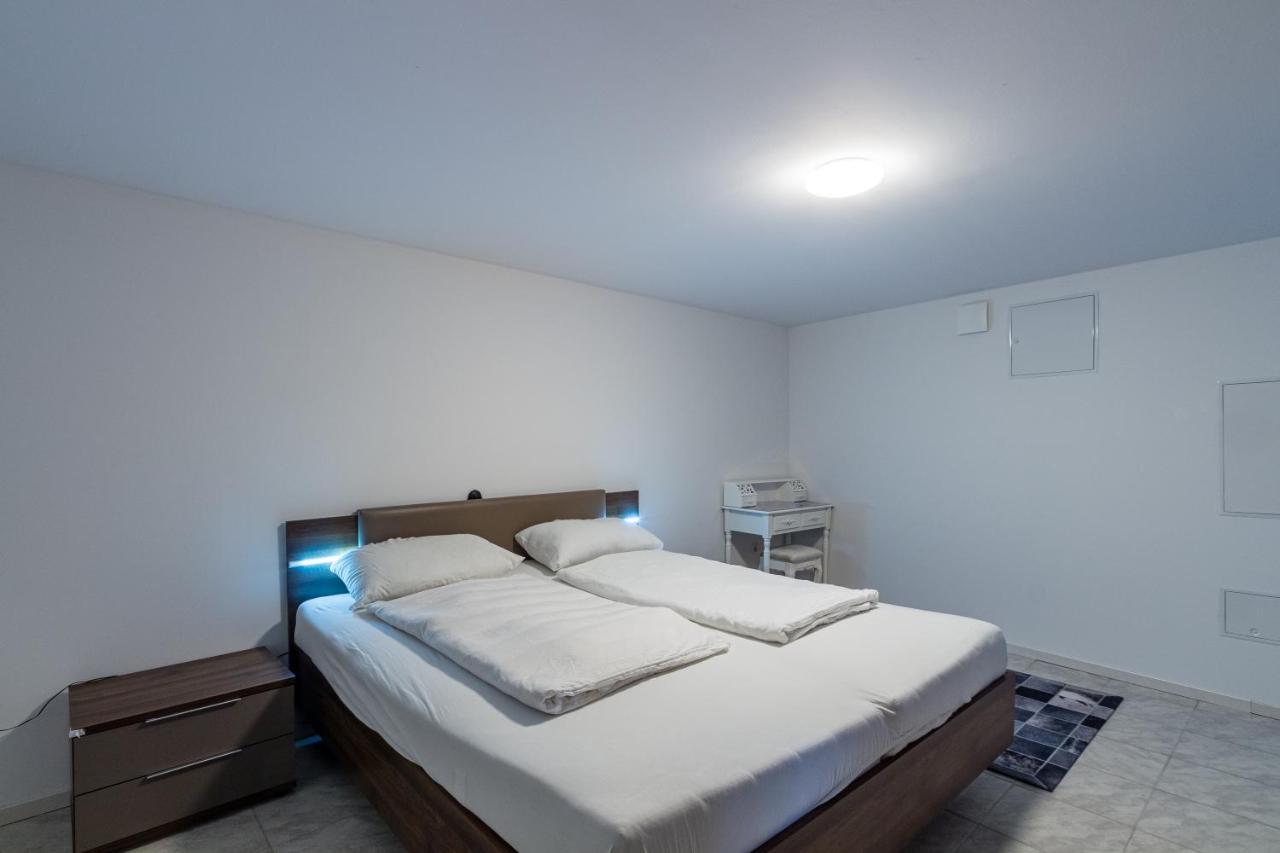 Voyage Hotel *